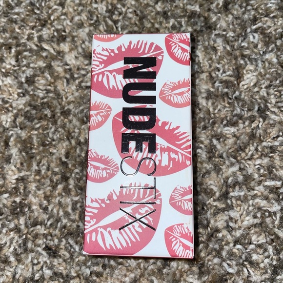NWT-3-in-1 nude stick bundle - Picture 3 of 8